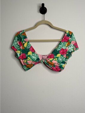 Dippin' Daisy's Green Tropical Knot-Front Crop Top with Pink & Yellow Flowers